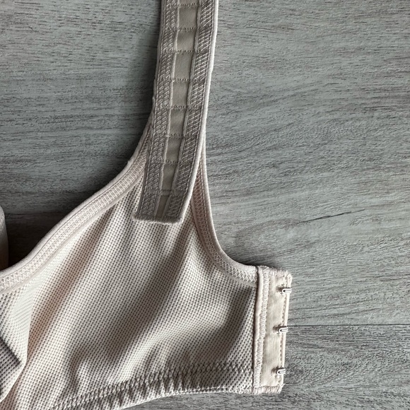 SYROKAN Max Control Underwire Sports Bra  Adjustable Straps Unlined 38DD - Picture 7 of 9